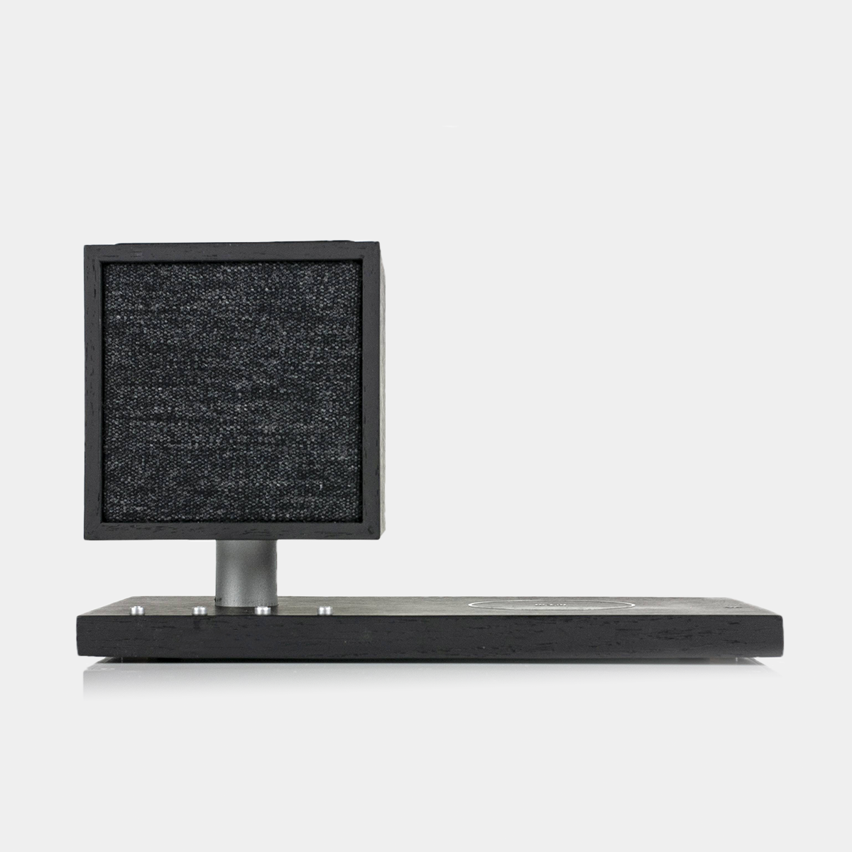 tivoli-audio-revive-altoparlante-bluetooth-con-lampada-led-e-ricarica-qi image 2